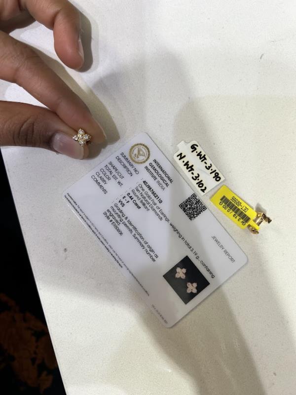 DIAMOND-EAR TOPS,18K (DET-00986)