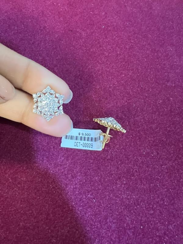 DIAMOND-EAR TOPS,18K (DET-00009)