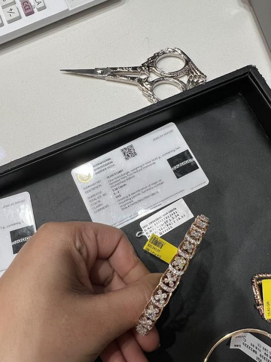 DIAMOND-BANGLES,18K (DBG-10011)