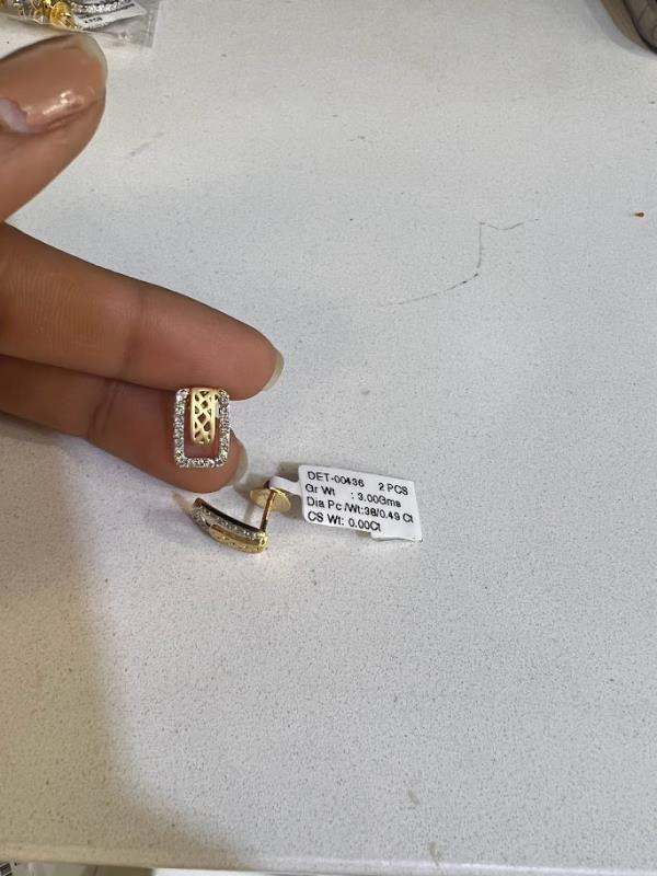 DIAMOND-EAR TOPS,18K (DET-00436)