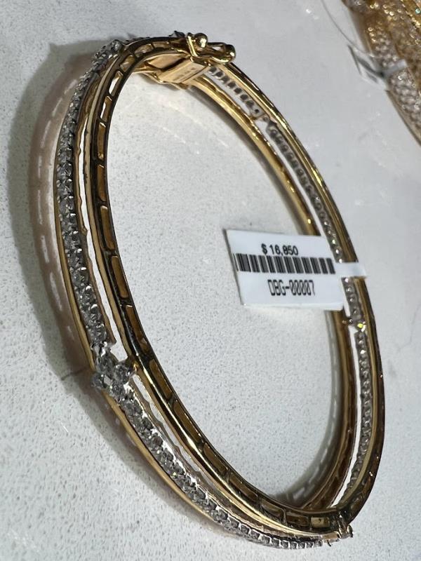 DIAMOND-BANGLES,18K (DBG-00007)