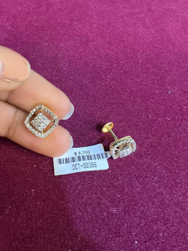 DIAMOND-EAR TOPS,22K (DET-00388)