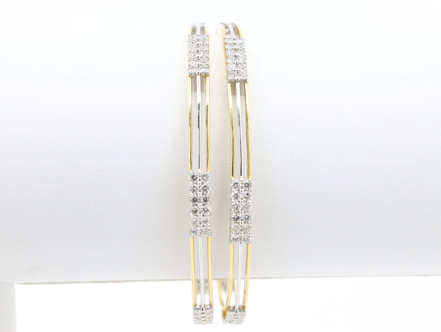DIAMOND-BANGLES,18K (DBG-00372)