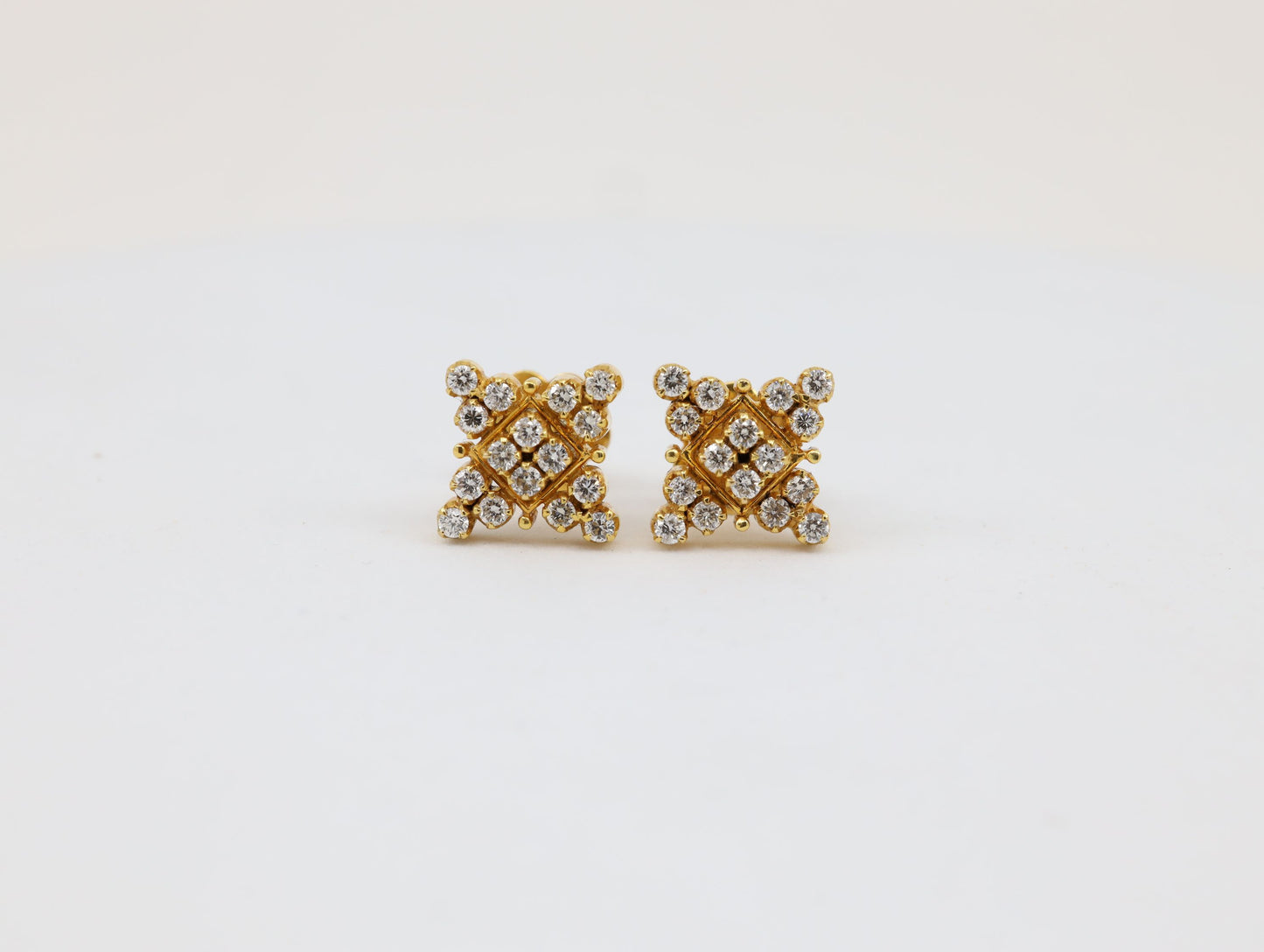 DIAMOND-EAR TOPS,18K (DET-00137)