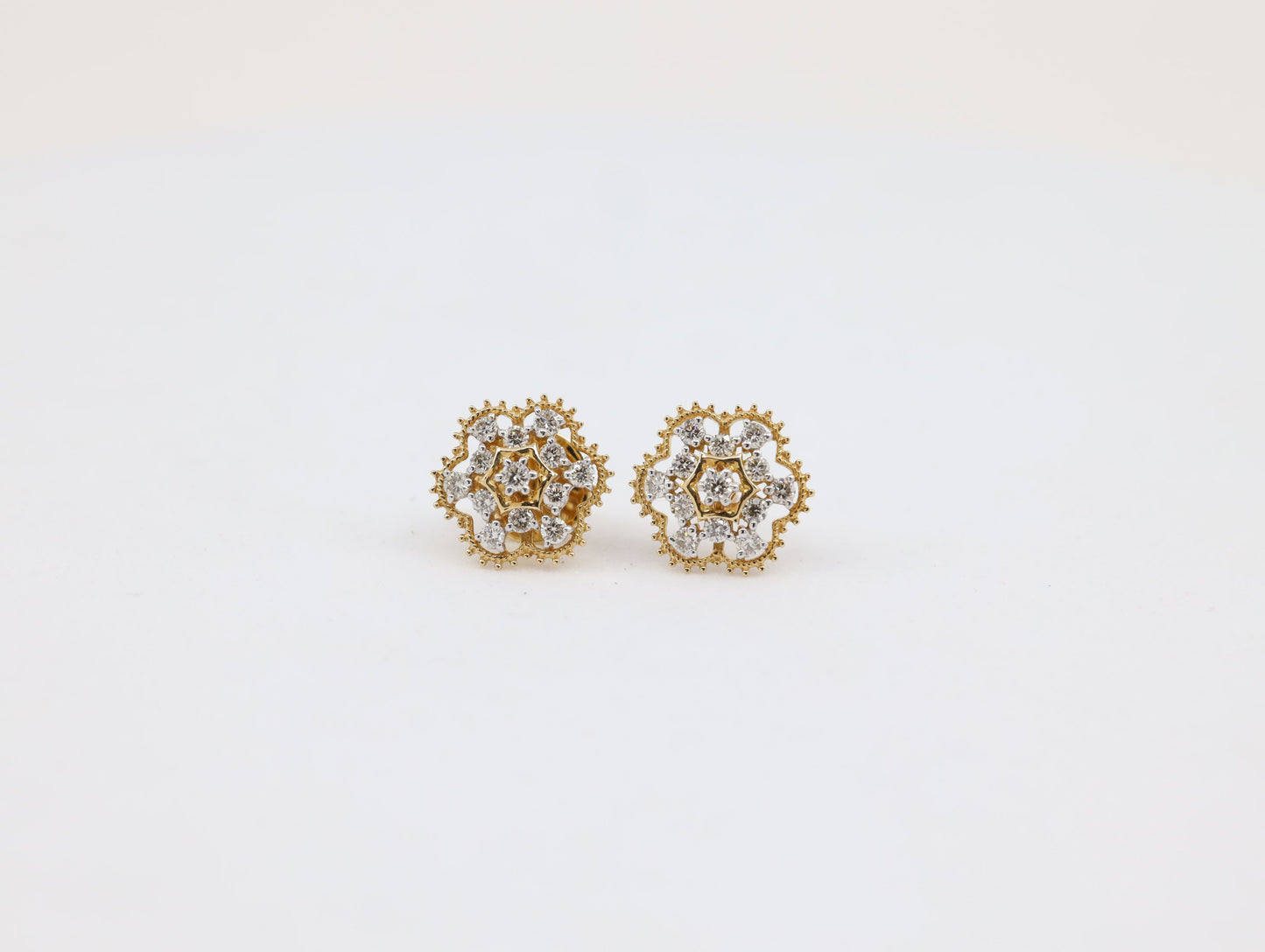 DIAMOND-EAR TOP 18K (DET-00182)