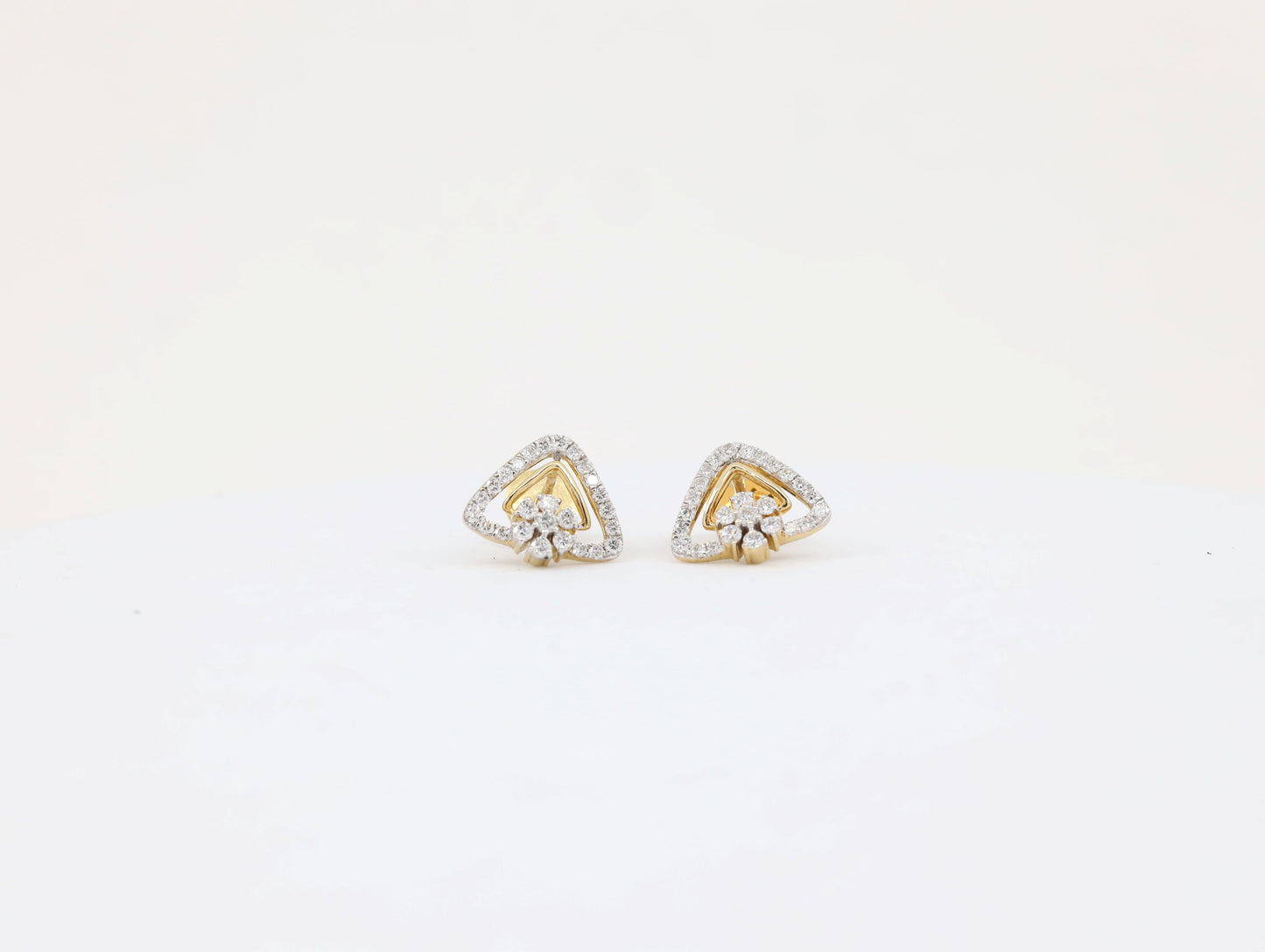 DIAMOND-EAR TOPS,18K (DET-00362)