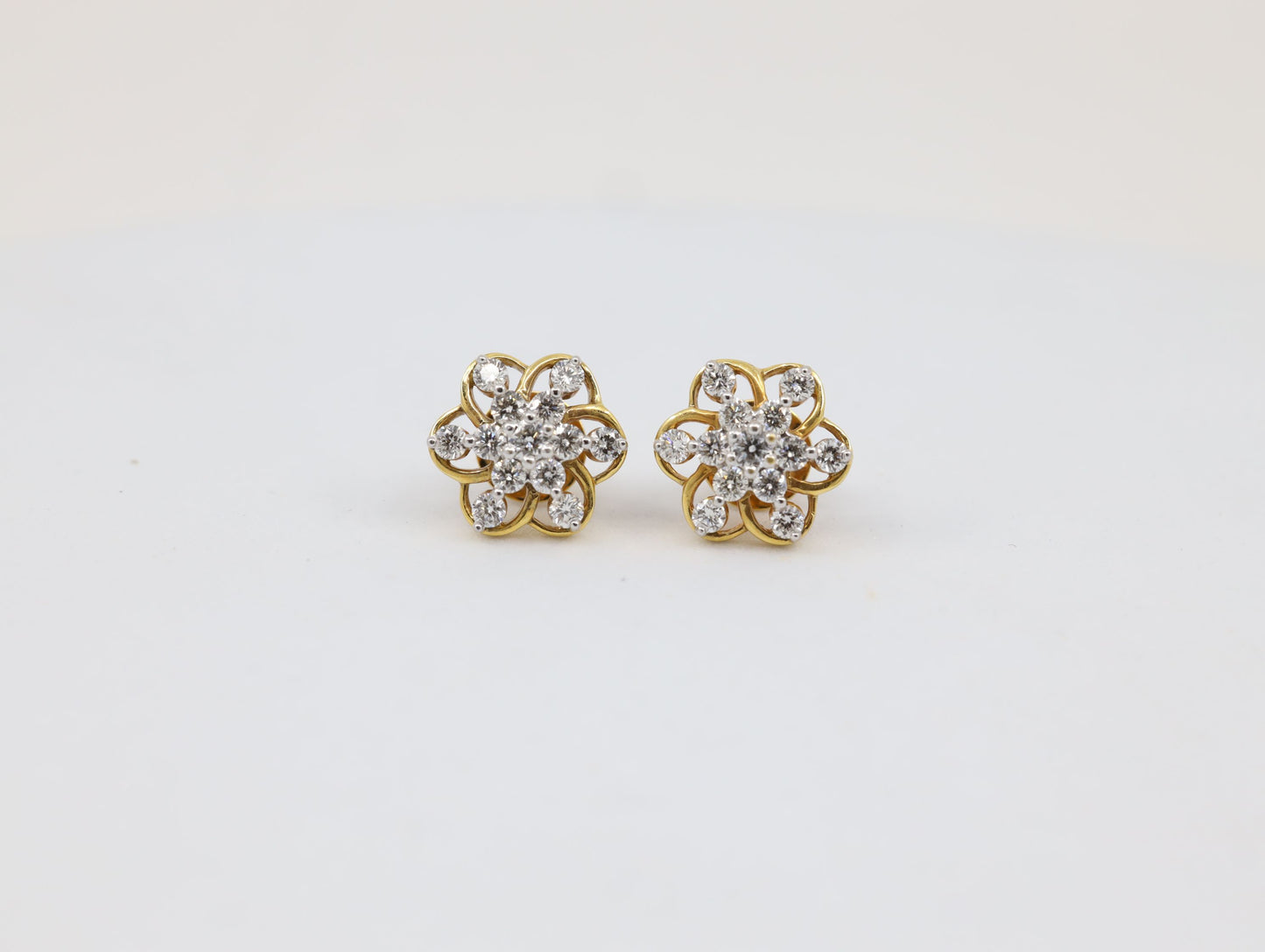 DIAMOND-EAR TOPS,18K (DET-00757)