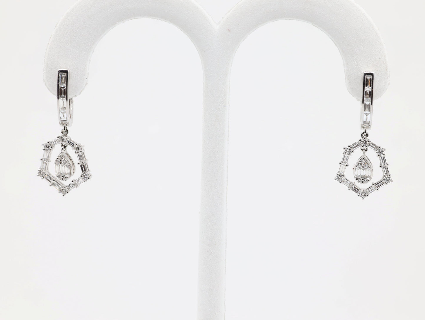 DIAMOND-EAR TOPS,18K (DET-00930)