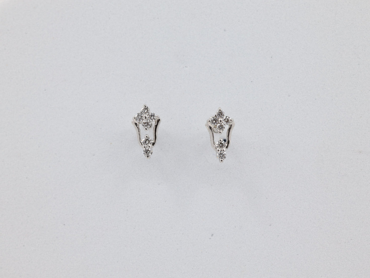 DIAMOND-EAR TOPS,18K (DET-00967)