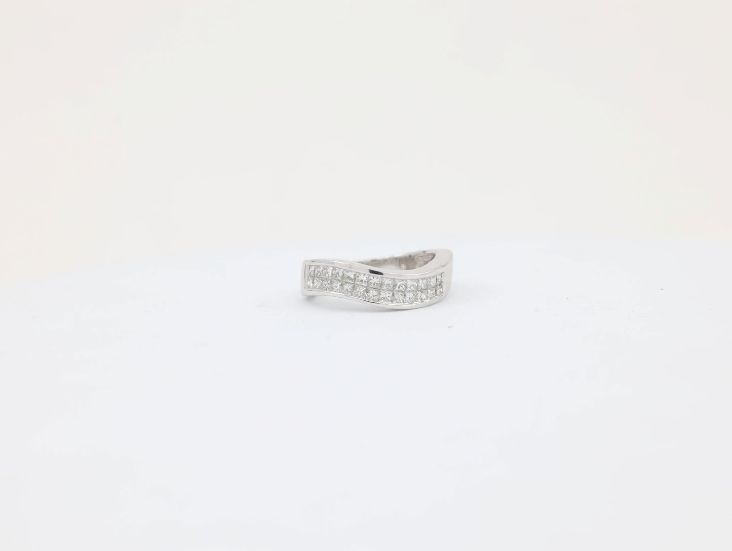 DIAMOND-RING,18K (DRG-00882)