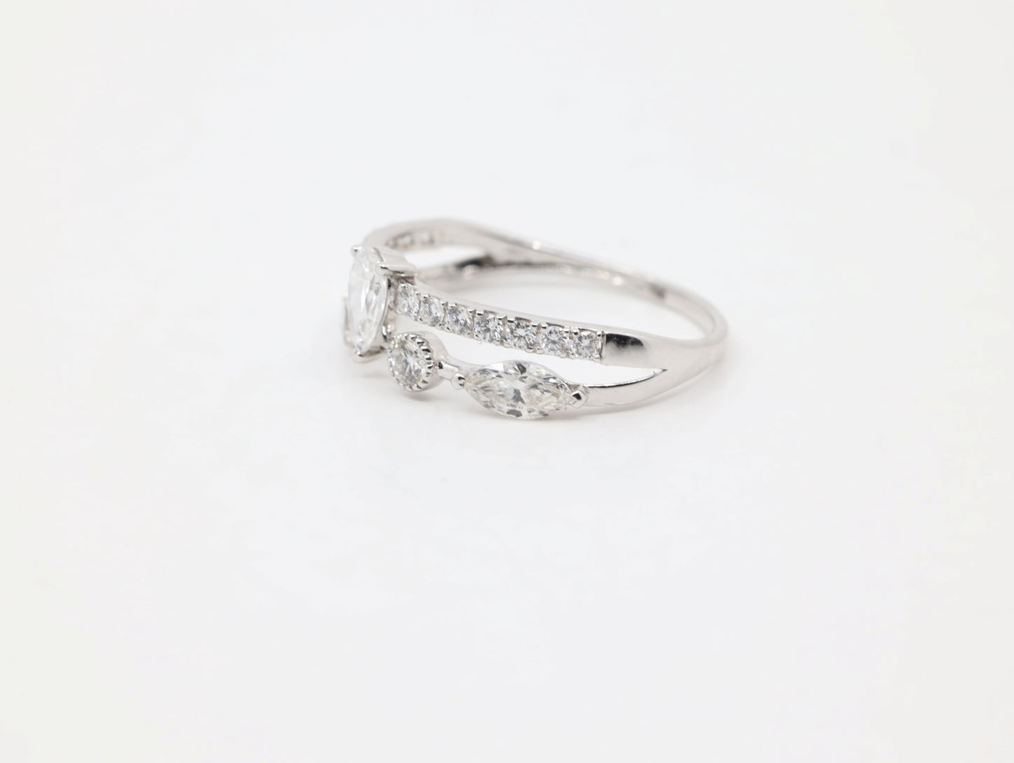 DIAMOND-RING,18K (DRG-01016)