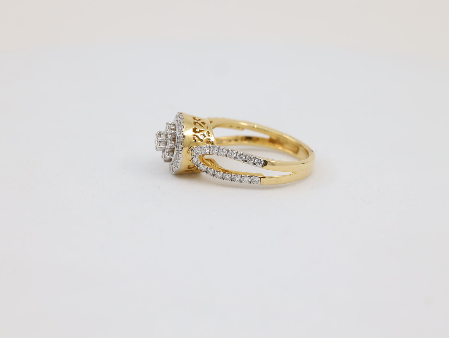 DIAMOND-RING,18K (DRG-01047)