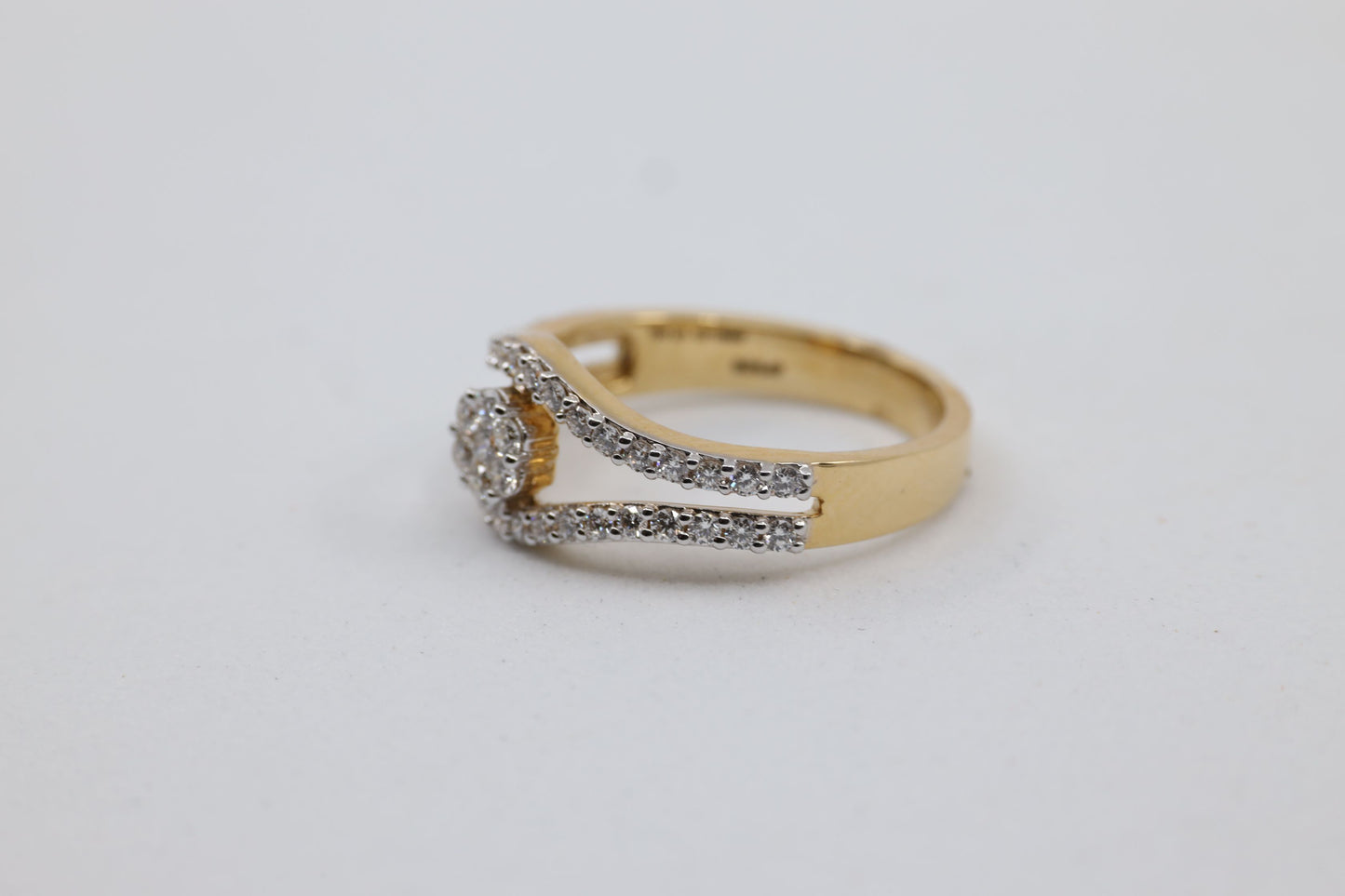 DIAMOND-RING 18K (DRG-10076)