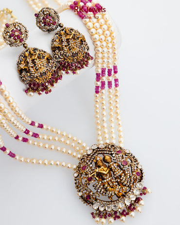 RADHA KRISHNA DIAMOND & PEARL PENDANT