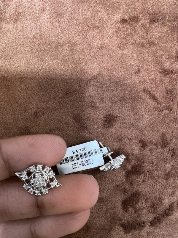 DIAMOND-EAR TOPS,18K (DET-00033)