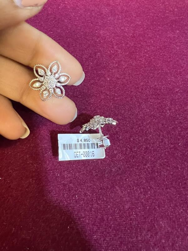 DIAMOND-EAR TOPS,18K (DET-00016)