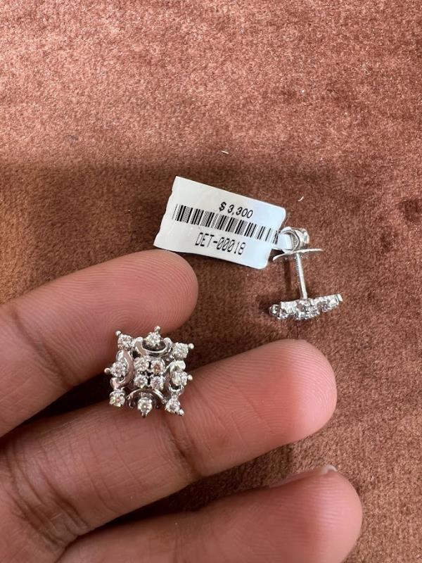 DIAMOND-EAR TOPS,18K (DET-00018)