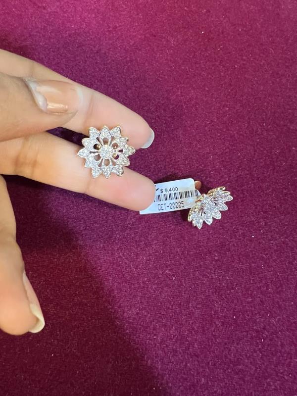DIAMOND-EAR TOPS,18K (DET-00005)