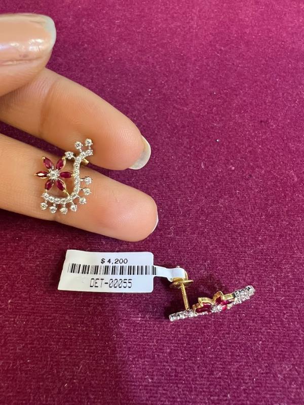 DIAMOND-EAR TOPS,18K (DET-00055)