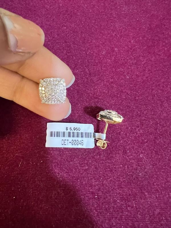 DIAMOND-EAR TOPS,18K (DET-00046)