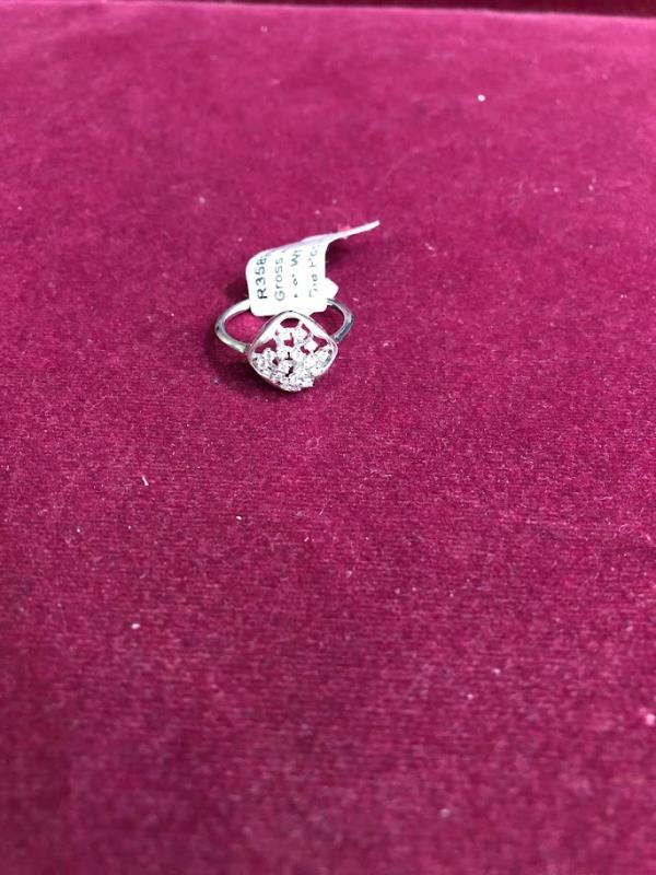 DIAMOND-RING,18K (DRG-00086)