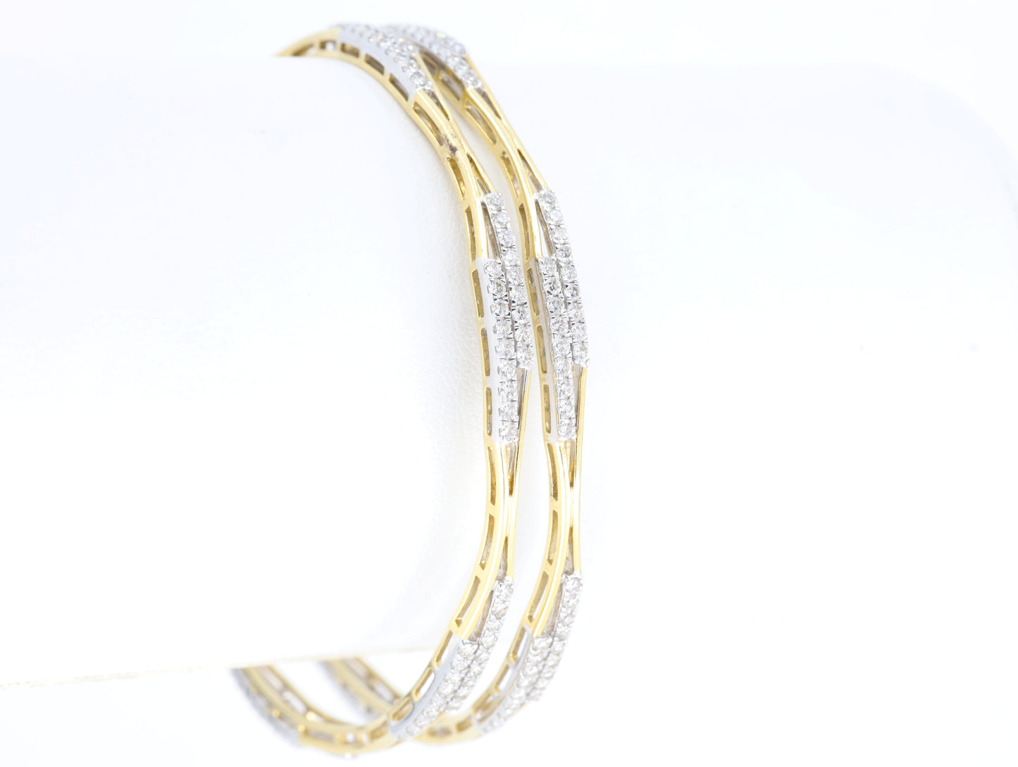 DIAMOND-BANGLES,18K (DBG-00253)
