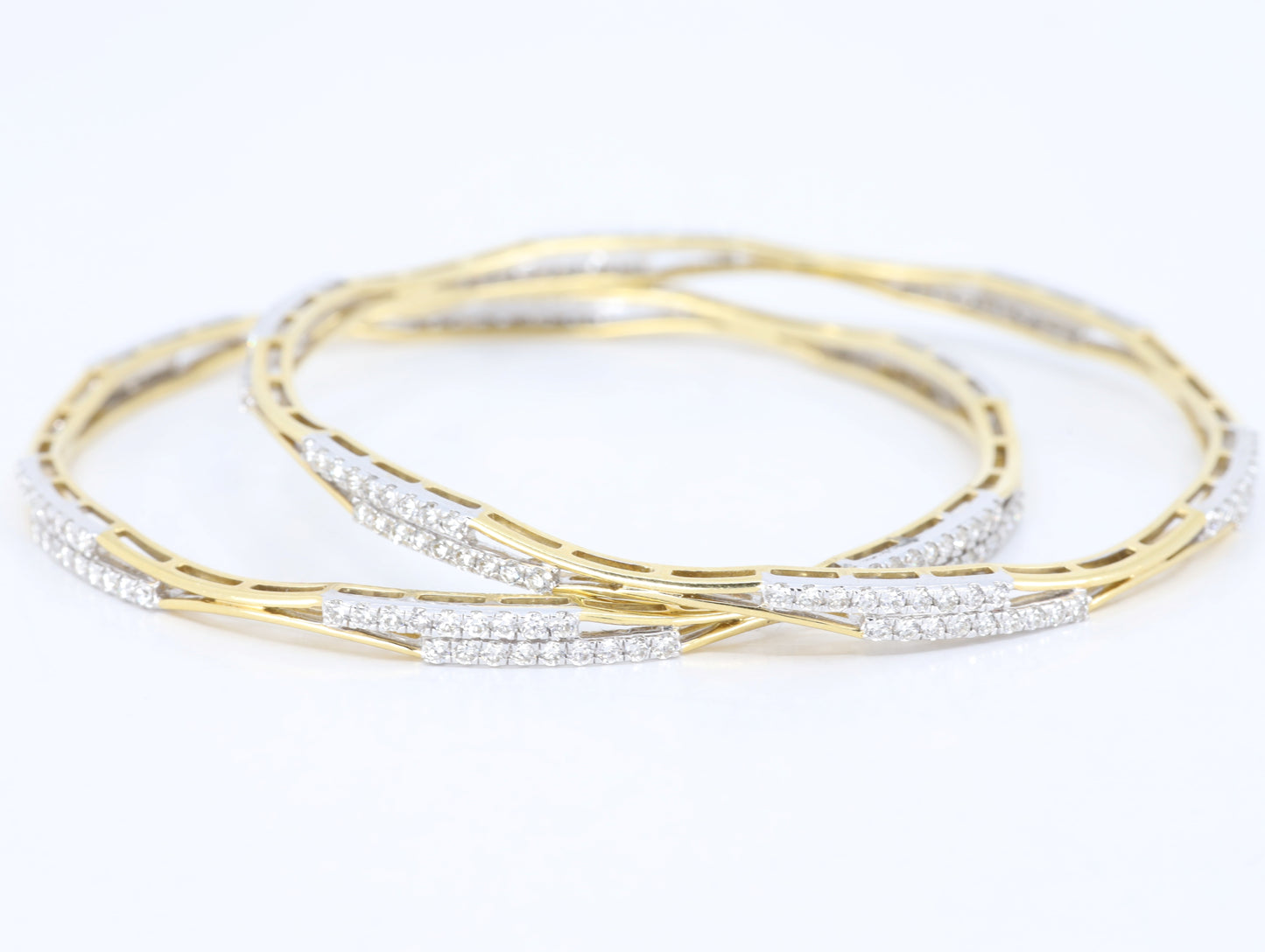 DIAMOND-BANGLES,18K (DBG-00253)