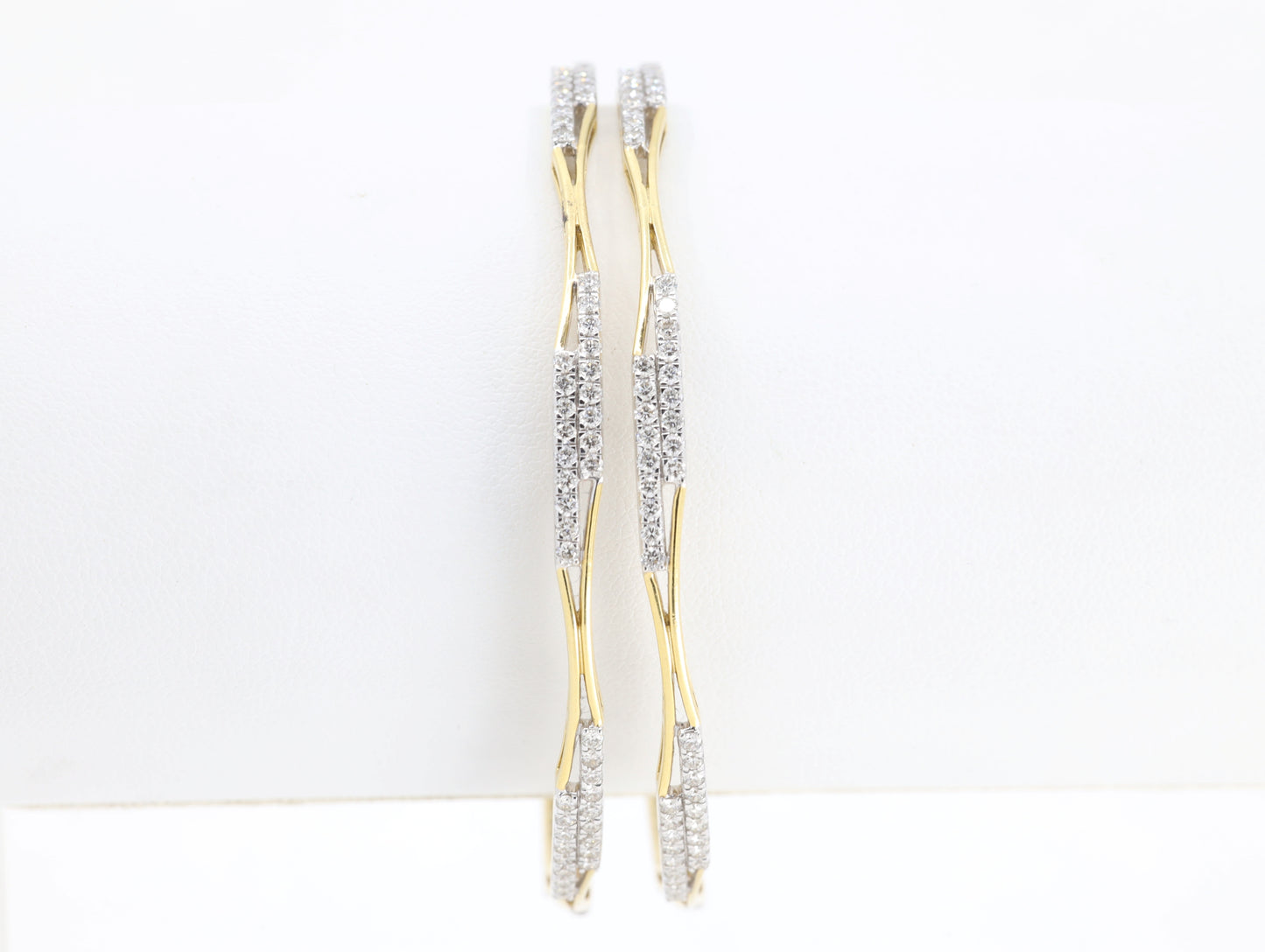 DIAMOND-BANGLES,18K (DBG-00253)
