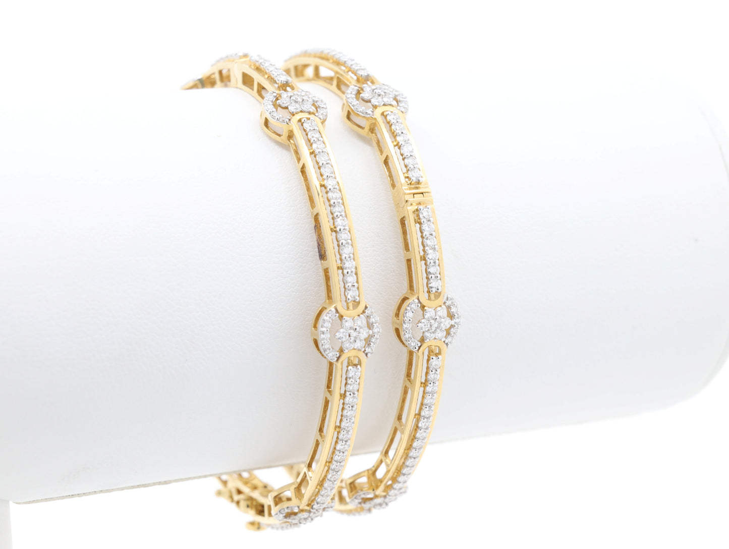 DIAMOND-BANGLES,18K (DBG-00323)