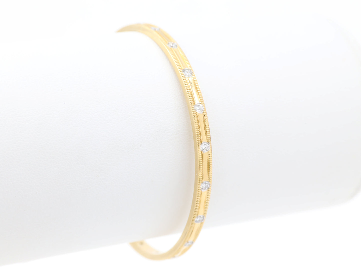 DIAMOND-BANGLES,18K (DBG-00377)