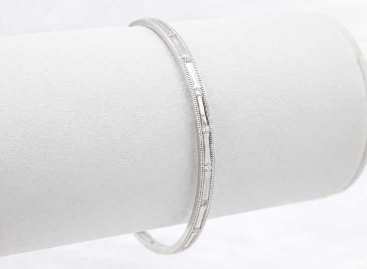 DIAMOND-BANGLES,18K (DBG-00378)