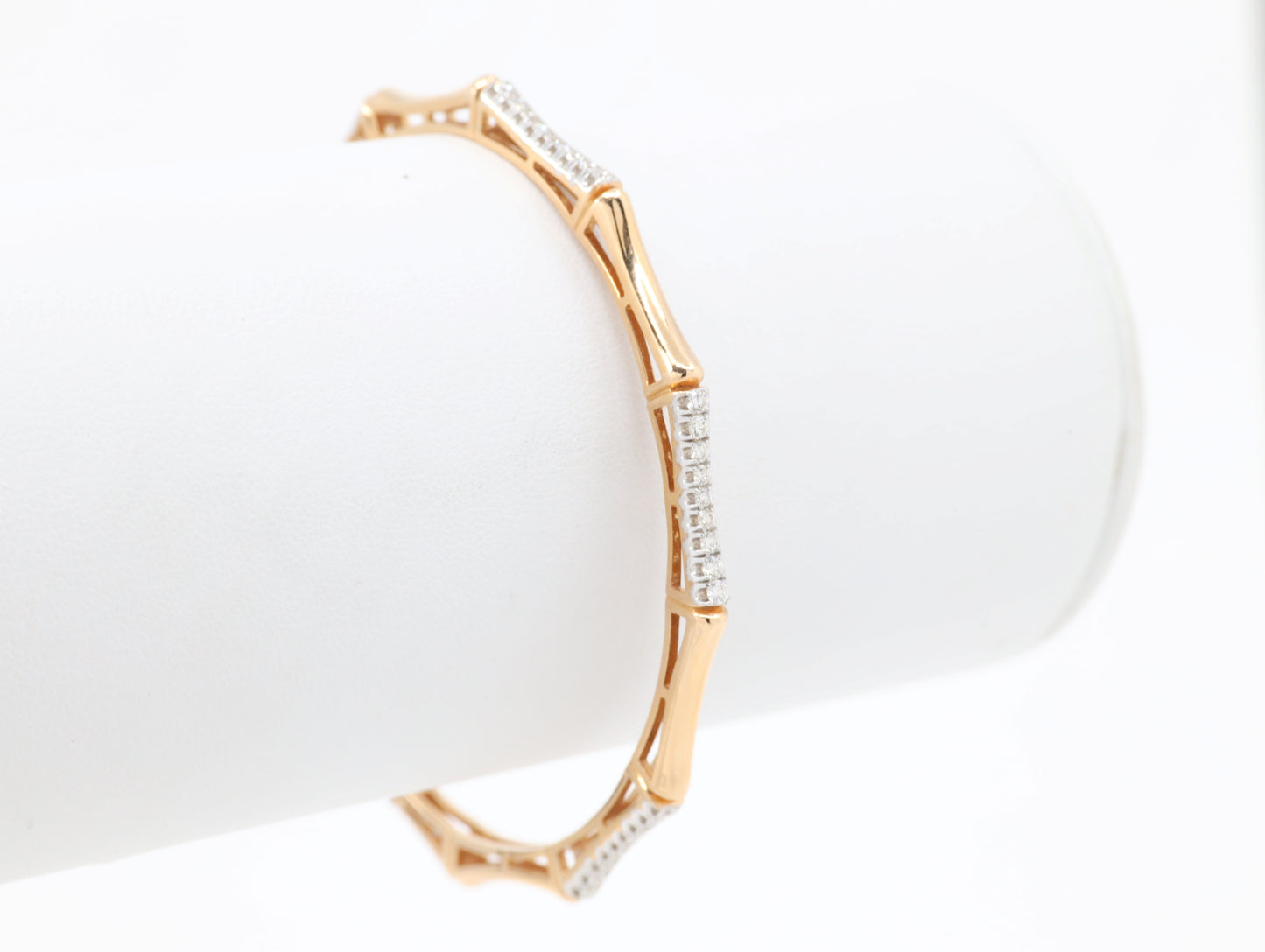 DIAMOND-BANGLES 18K (DBG-10020)