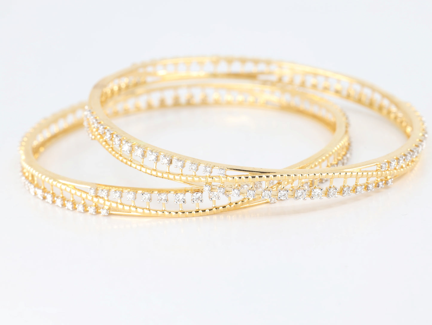 DIAMOND-BANGLES 18K (DBG-10036)