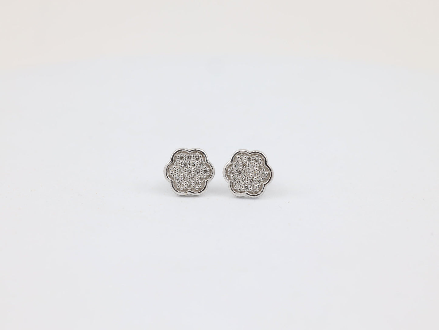 DIAMOND-EAR TOPS,18K (DET-00167)