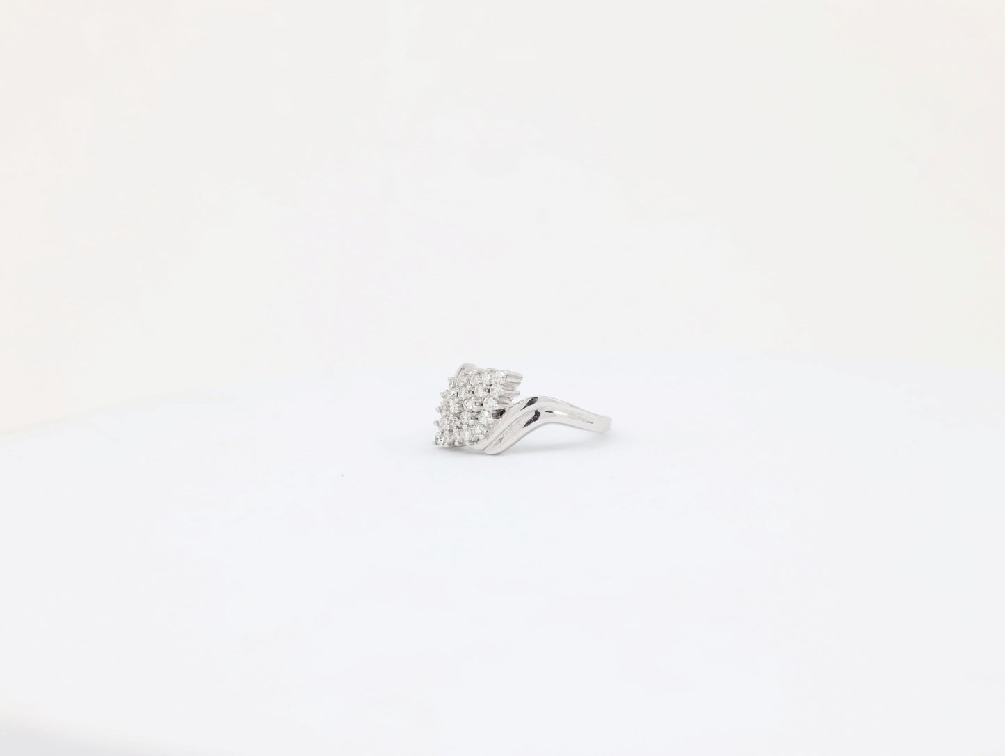 DIAMOND-RING,18K (DRG-00079)