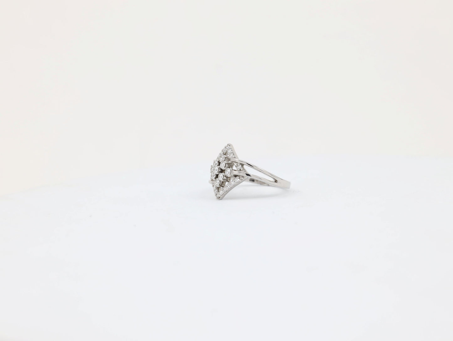 DIAMOND-RING,18K (DRG-00200)