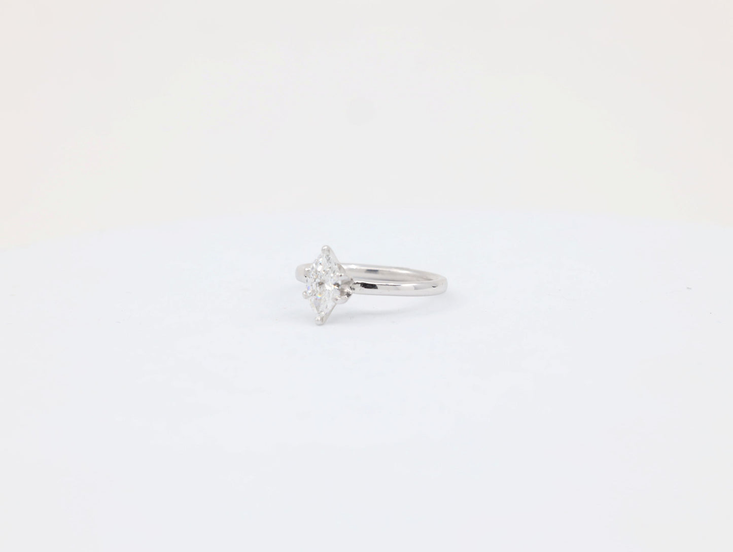 DIAMOND-RING,18K (DRG-00865)