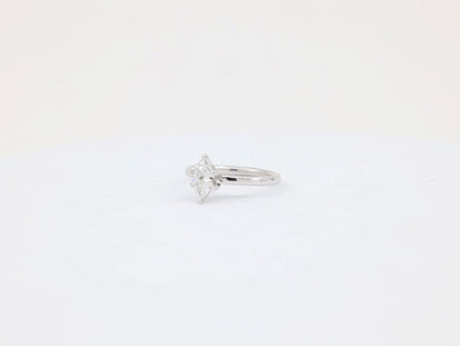 DIAMOND-RING,18K (DRG-00865)